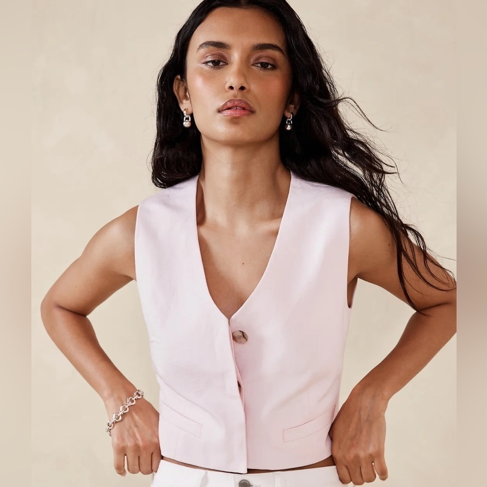 NWT! BANANA REPUBLIC PINK MOCHI TENCEL™-LINEN CROPPED VEST 🪽